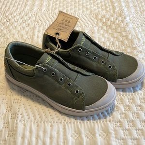 Mozo Maven women’s size 7 canvas sneakers